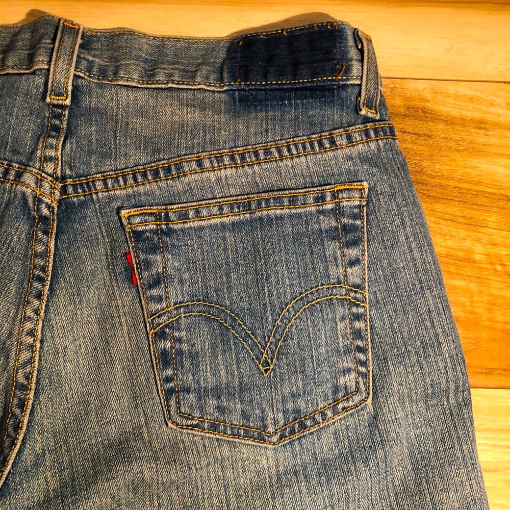Scalloped Levi’s Medium Wash Jeans